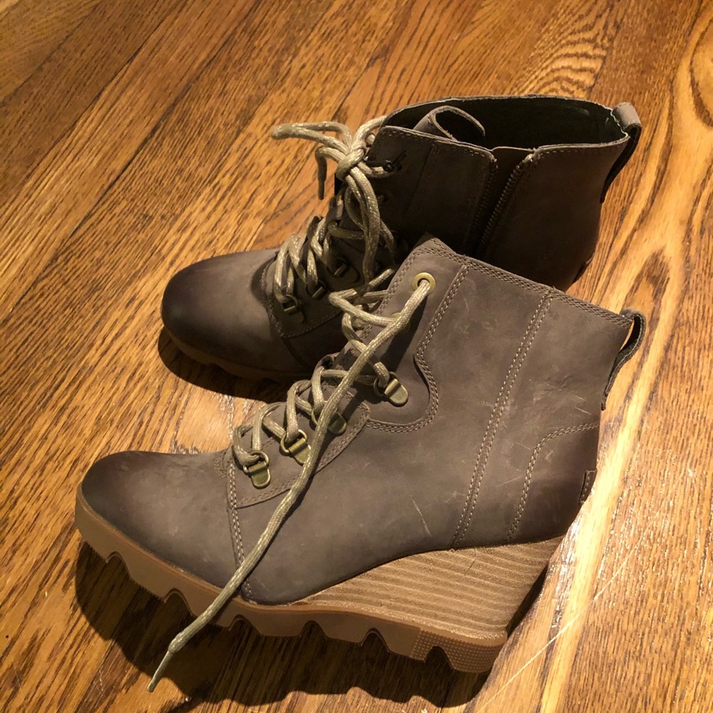 Sorel Joan Uptown boots khaki lace up wedge boots - Picture 9 of 14